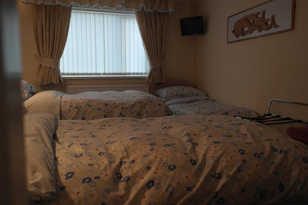 Monravon Guest House Холихед Номер фото