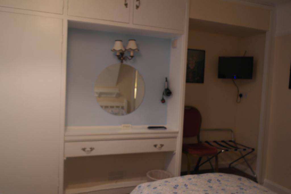 Monravon Guest House Холихед Номер фото