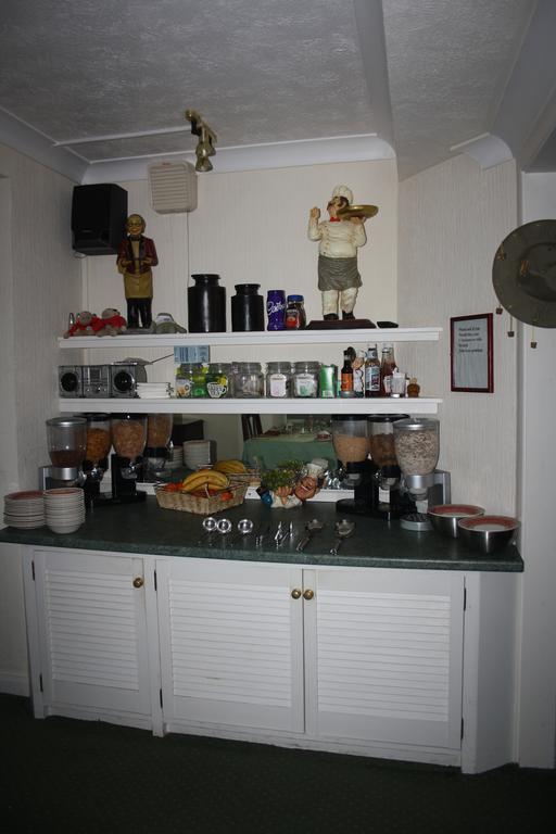 Monravon Guest House Холихед Экстерьер фото