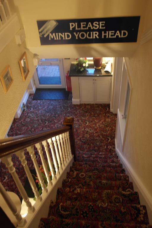 Monravon Guest House Холихед Экстерьер фото