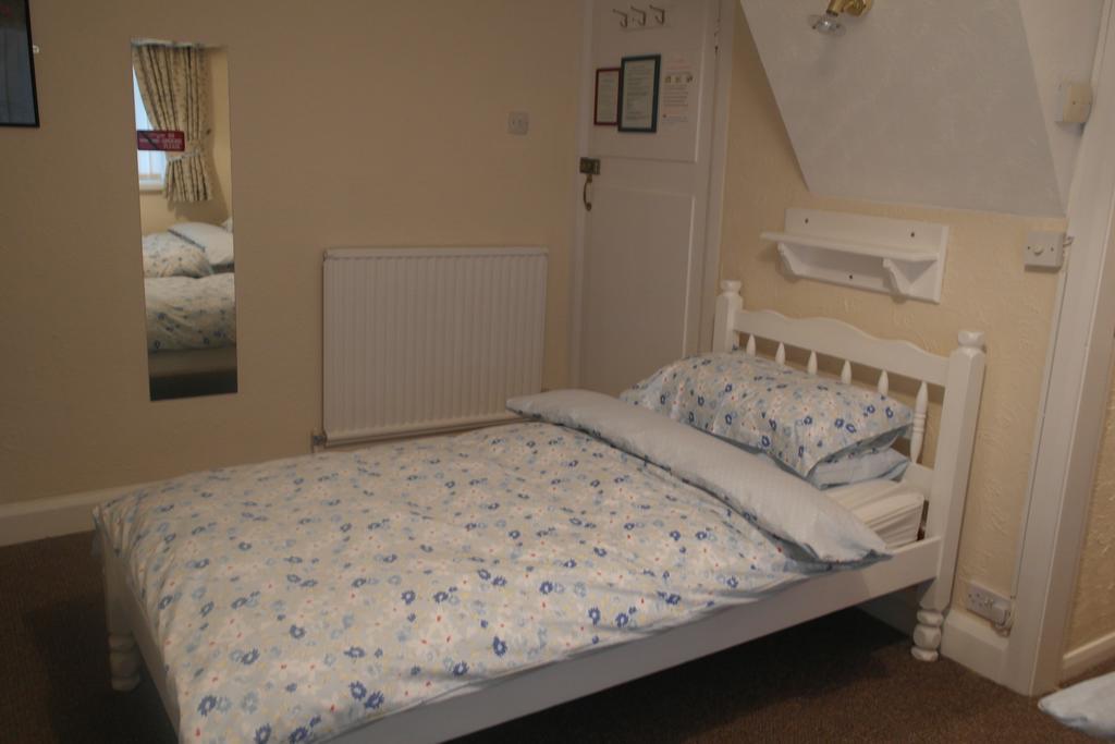 Monravon Guest House Холихед Экстерьер фото